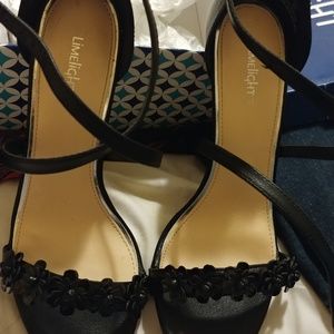 2 pairs of high 👠 heel shoes